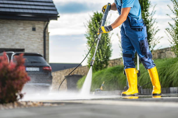 Best Pool Deck Cleaning  in Hattiesburg, MS